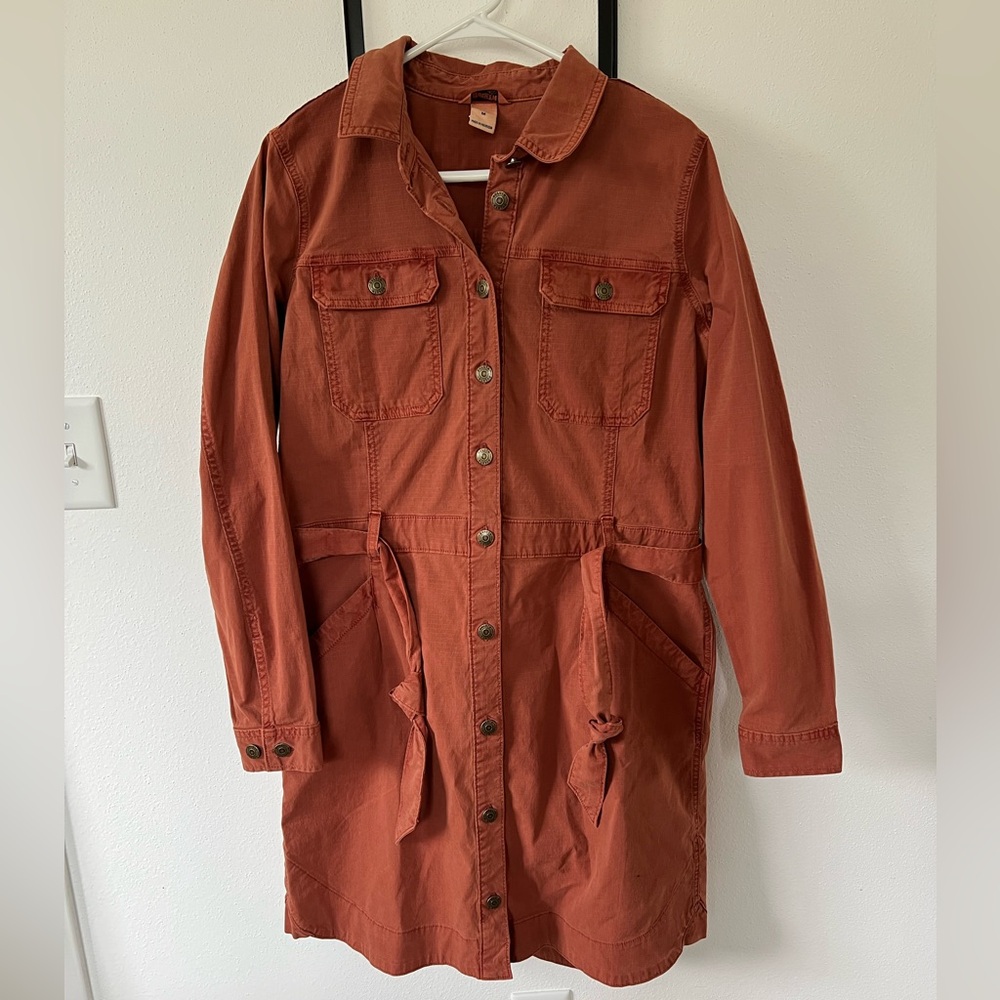 Women’s Duluth trading dress size M